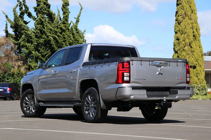 2025 Mitsubishi Triton GLXR 4WD AUTO image 2