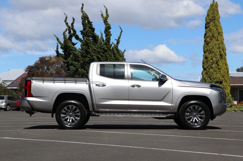 2025 Mitsubishi Triton GLXR 4WD AUTO image 3