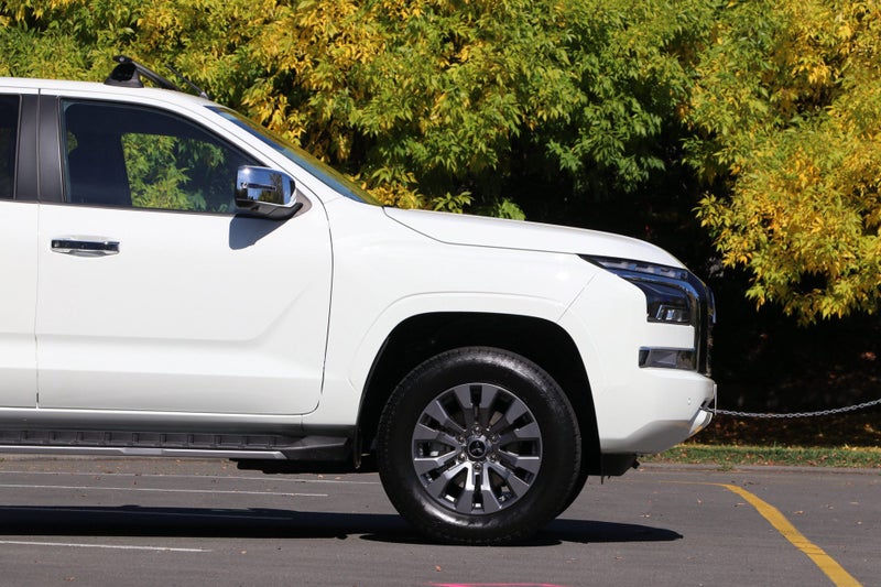 2025 Mitsubishi Triton GLXR 4WD AUTO image 4