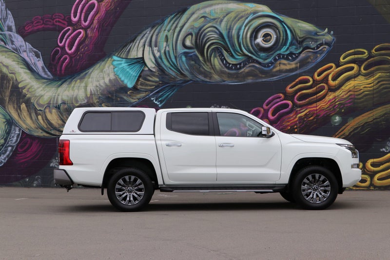 2025 Mitsubishi Triton GLXR 4WD AUTO image 3
