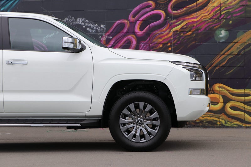 2025 Mitsubishi Triton GLXR 4WD AUTO image 4