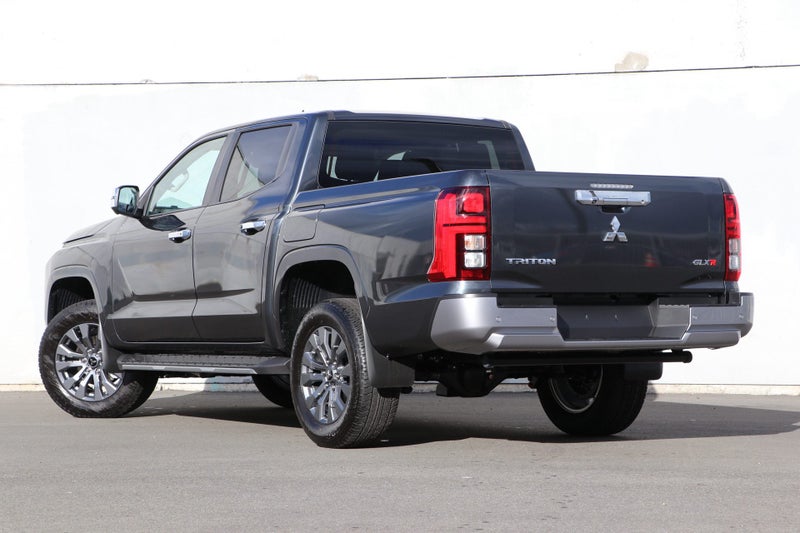 2025 Mitsubishi Triton GLXR 4WD AUTO image 2