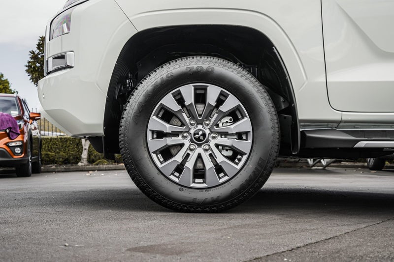 2025 Mitsubishi Triton GLXR 4WD DC WS image 5