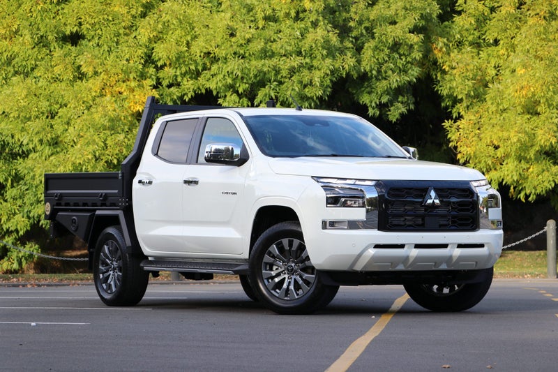 2025 Mitsubishi Triton GLXR 4WD Flat Deck image 1