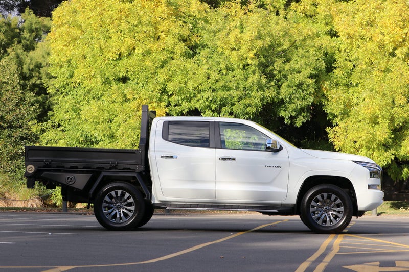 2025 Mitsubishi Triton GLXR 4WD Flat Deck image 3