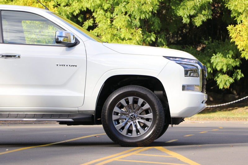 2025 Mitsubishi Triton GLXR 4WD Flat Deck image 5