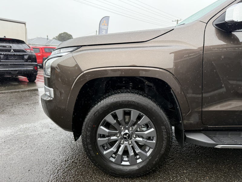 2025 Mitsubishi Triton GLXR Dc 2WD image 3