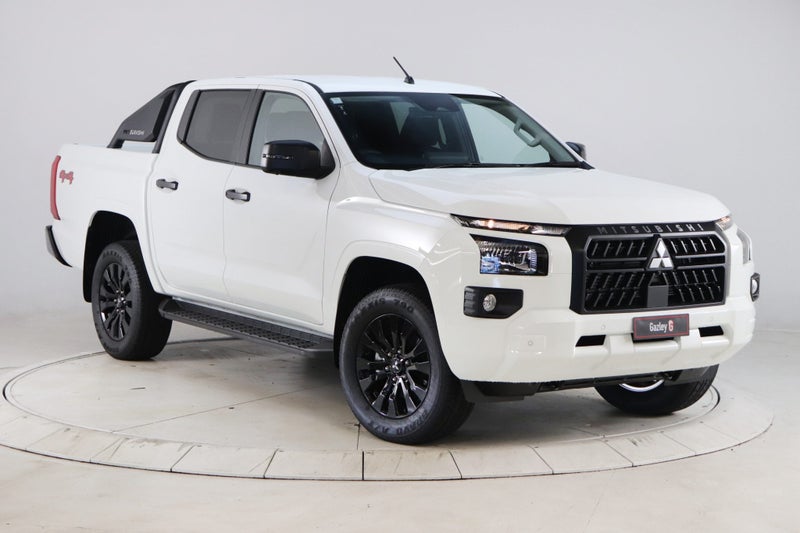 2025 Mitsubishi Triton GLXS 4WD image 3