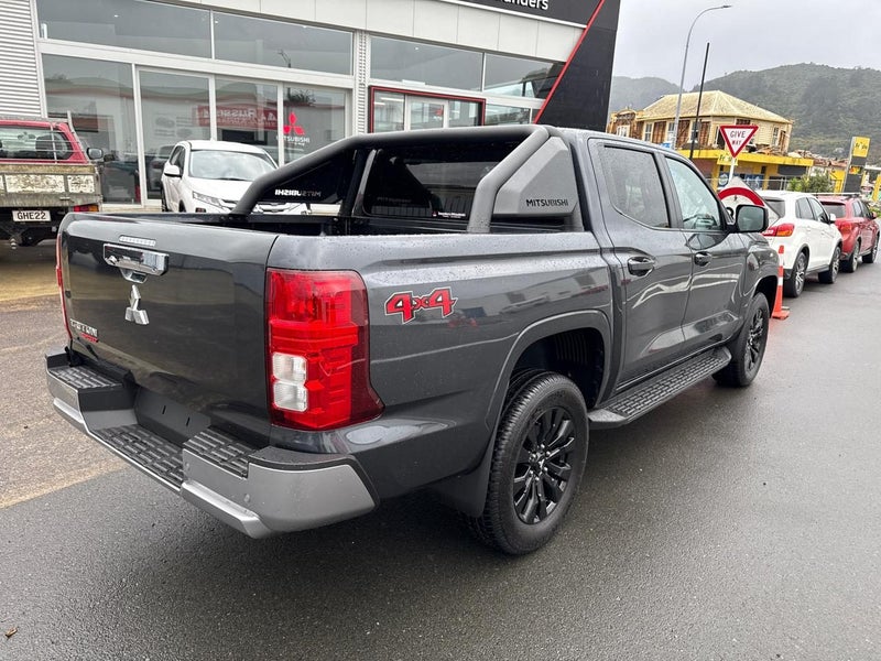 2025 Mitsubishi Triton GLXS Sport image 3