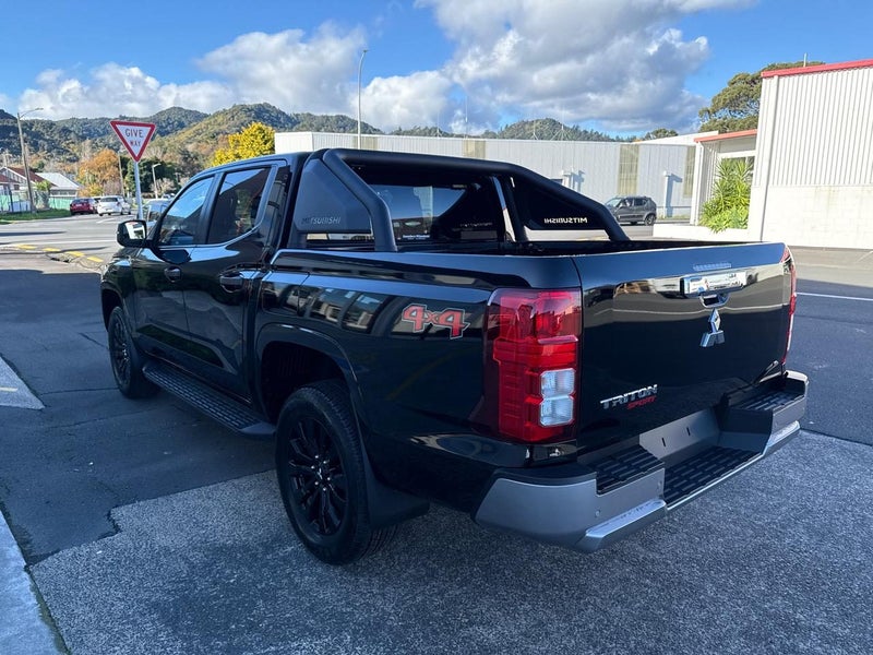 2025 Mitsubishi Triton GLXS Sport image 5