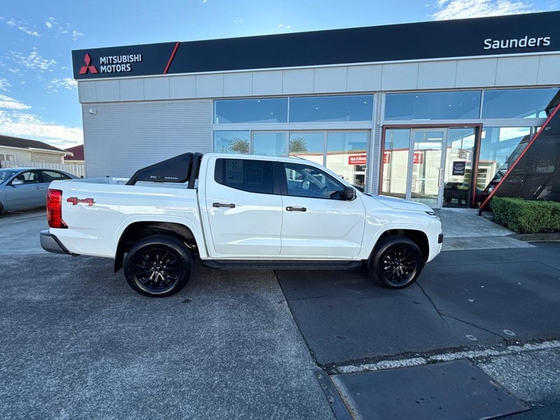 2025 Mitsubishi Triton GLXS Sport image 3