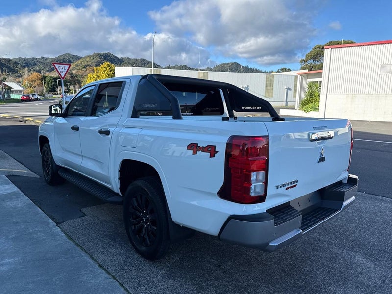 2025 Mitsubishi Triton GLXS Sport image 5