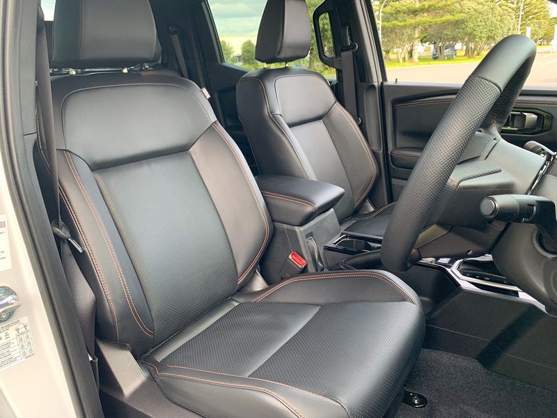 2025 Mitsubishi Triton GSR 4WD 2.4L Bi-Turbo Di... image 3