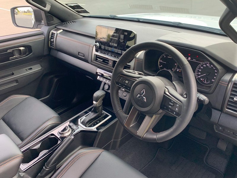 2025 Mitsubishi Triton GSR 4WD 2.4L Bi-Turbo Di... image 4