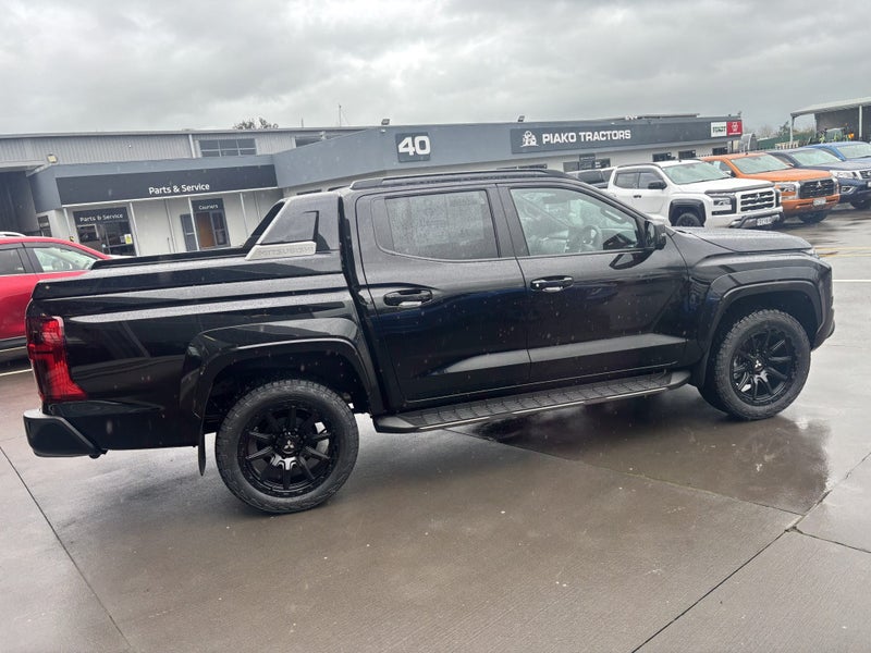 2025 Mitsubishi Triton GSR 4WD image 2