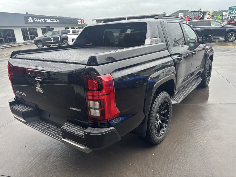 2025 Mitsubishi Triton GSR 4WD image 3