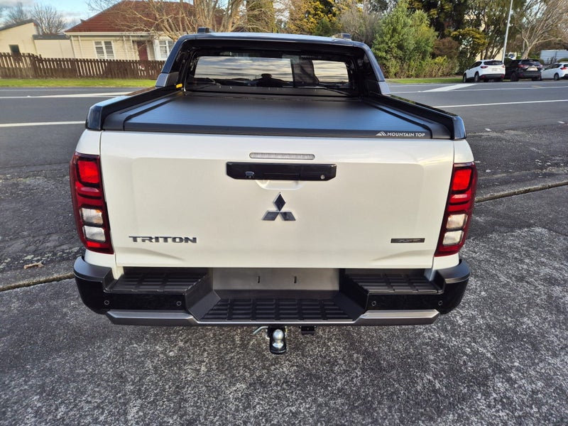 2025 Mitsubishi Triton GSR 4WD image 3