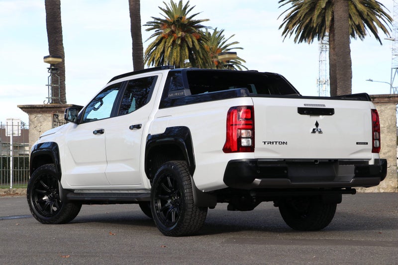 2025 Mitsubishi Triton GSR 4WD image 2