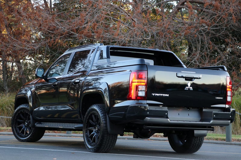 2025 Mitsubishi Triton GSR 4WD 6At image 2