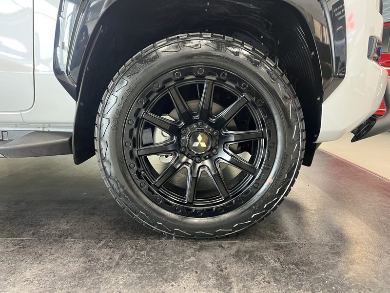 2025 Mitsubishi Triton GSR 4WD 6AT image 5