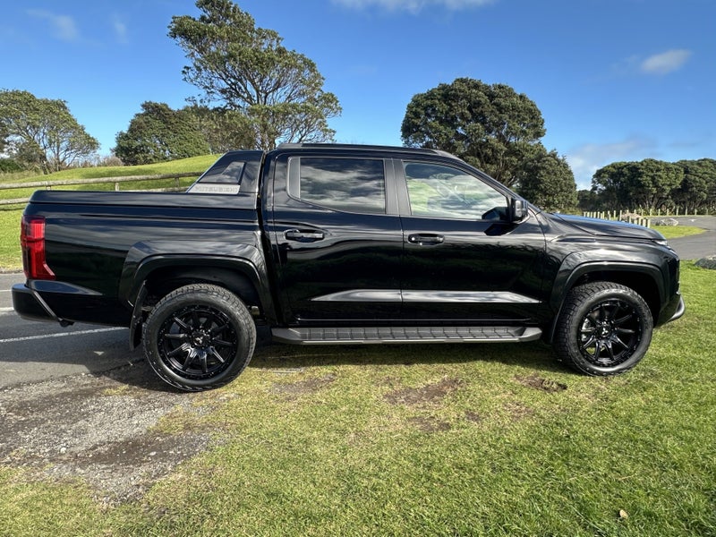 2025 Mitsubishi Triton GSR 4WD image 5