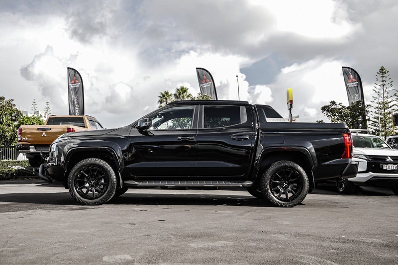 2025 Mitsubishi Triton GSR 4WD DC WS image 3