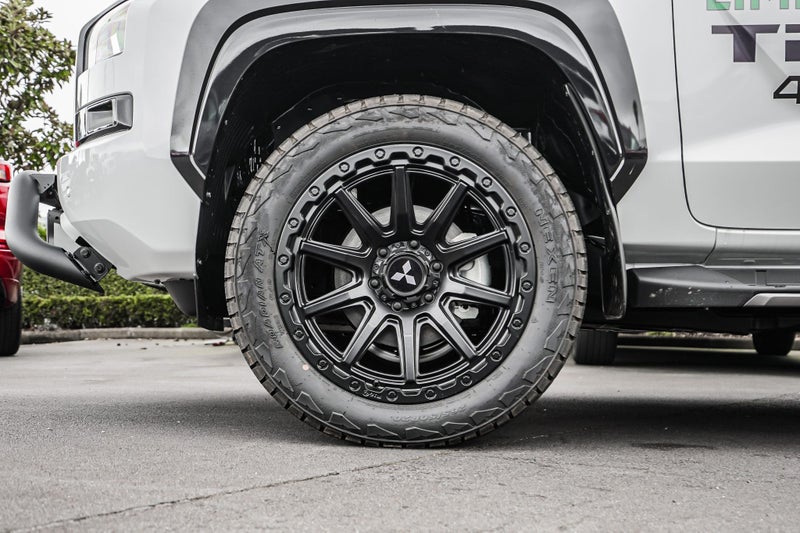 2025 Mitsubishi Triton GSR 4WD DC WS image 5