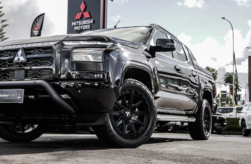 2025 Mitsubishi Triton GSR 4WD DC WS image 3