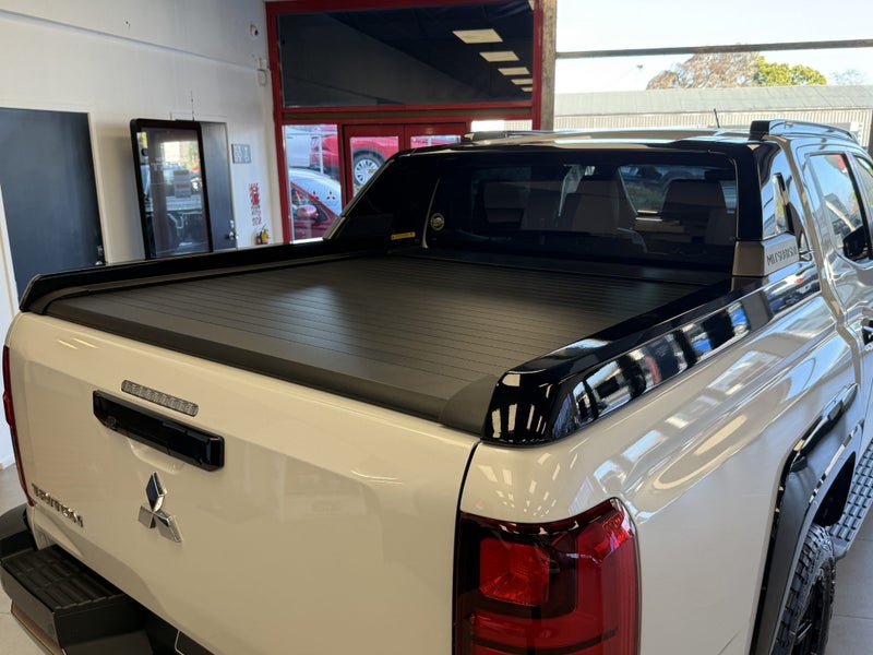 2025 Mitsubishi Triton GSR Dc 4WD 6At image 4