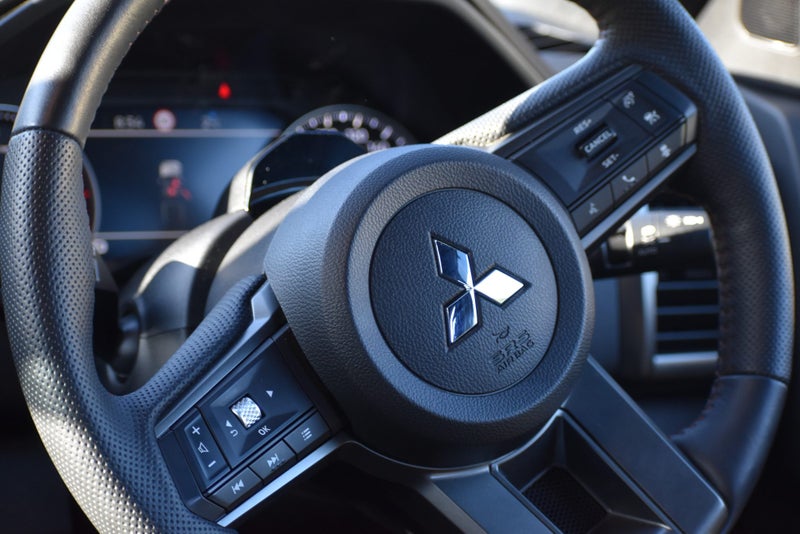 2025 Mitsubishi Triton New Gen VRX 4WD AUTO image 3
