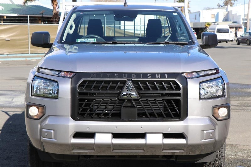 2025 Mitsubishi Triton SC C GLX 4WD 6AT 2.4 image 3