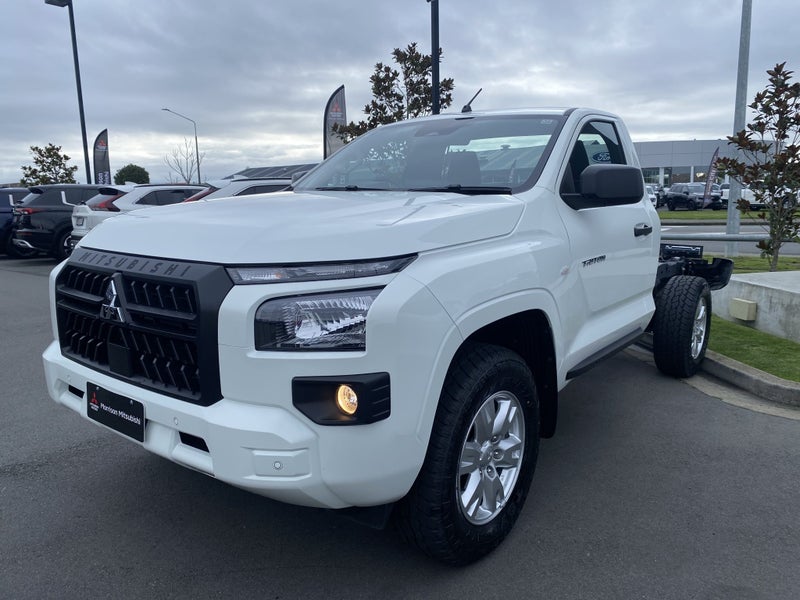 2025 Mitsubishi Triton SC CH 2.4D GLX 2WD 6AT image 4