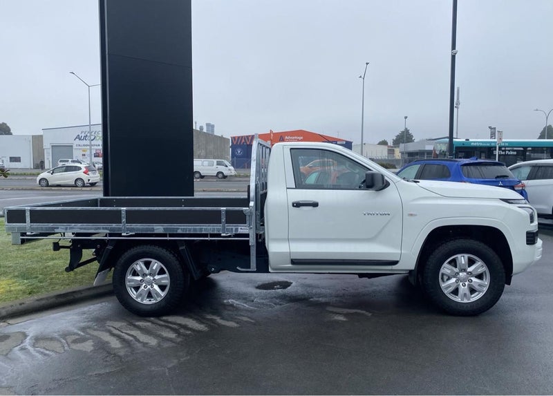 2025 Mitsubishi Triton SC CH 2.4D GLX 4WD 6AT image 4