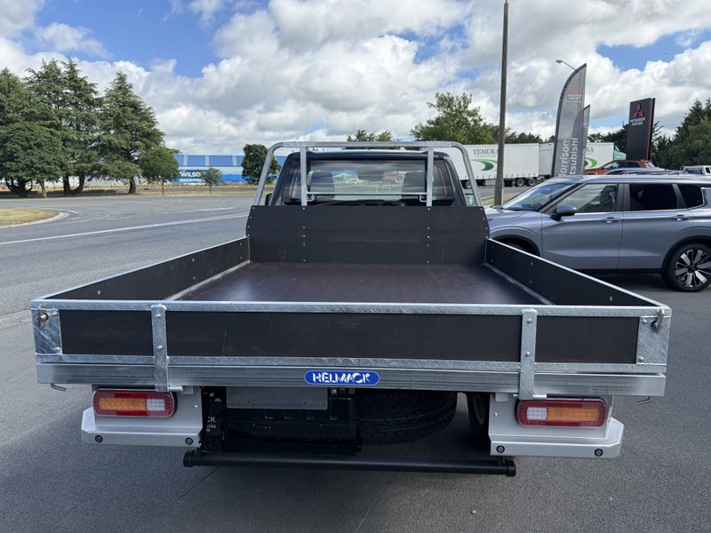 2025 Mitsubishi Triton SC CH 2.4D GLX 4WD 6AT image 4