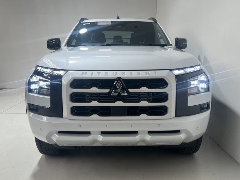 2025 Mitsubishi Triton VRX 2.4 Bi TURBO 4WD AUT... image 2