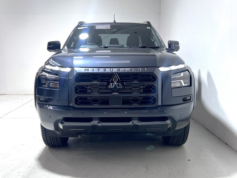 2025 Mitsubishi Triton VRX 2.4 Bi TURBO 4WD AUT... image 2