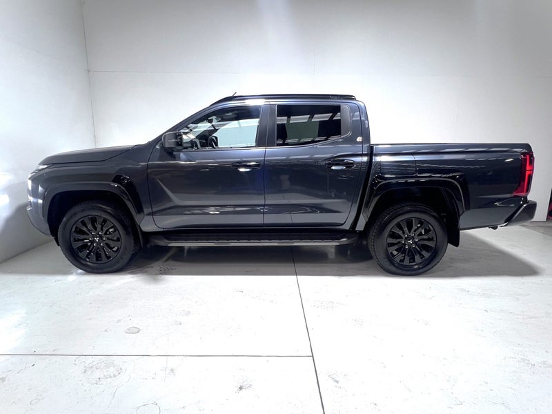 2025 Mitsubishi Triton VRX 2.4 Bi TURBO 4WD AUT... image 4
