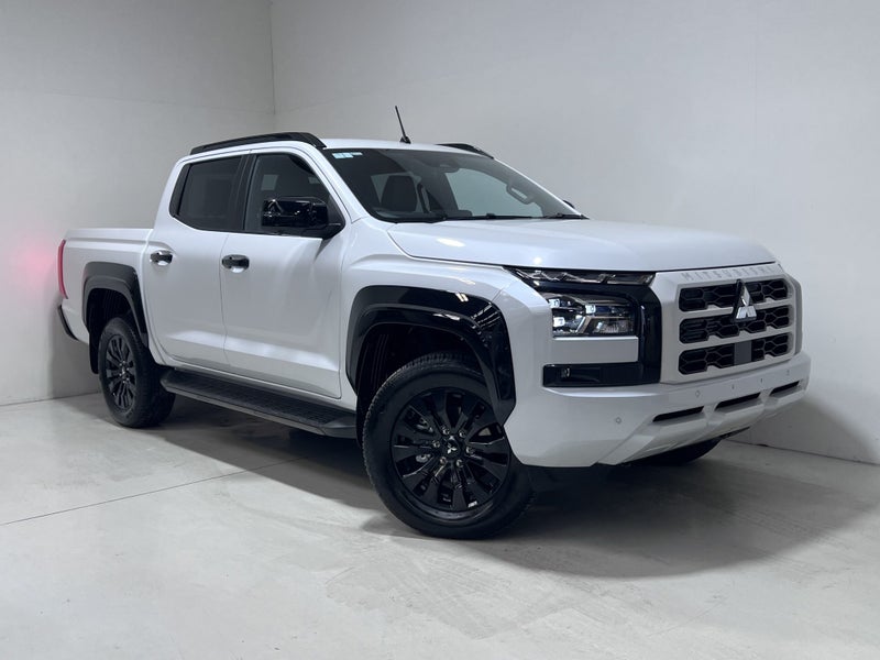 2025 Mitsubishi Triton VRX 2.4 Bi TURBO 4WD AUTO image 1
