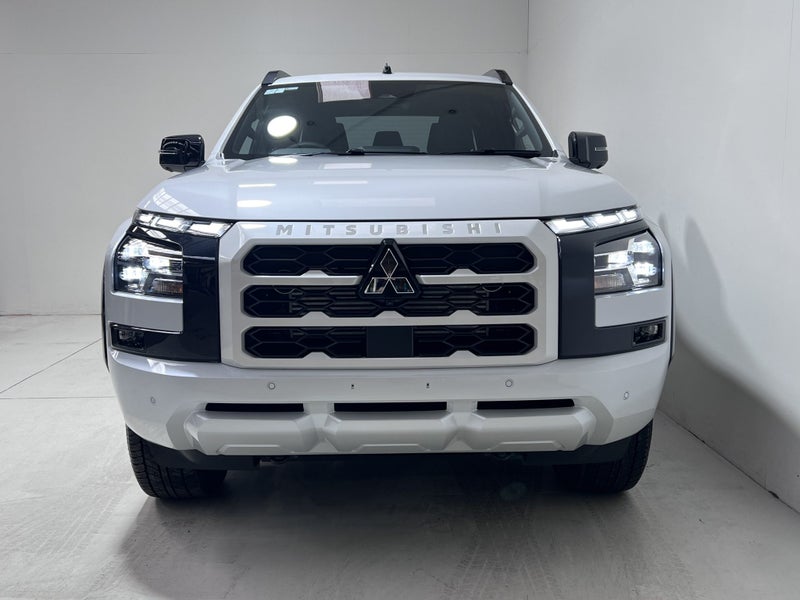 2025 Mitsubishi Triton VRX 2.4 Bi TURBO 4WD AUTO image 2