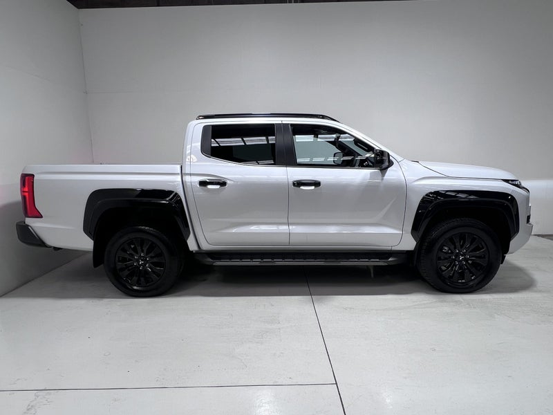 2025 Mitsubishi Triton VRX 2.4 Bi TURBO 4WD AUTO image 3