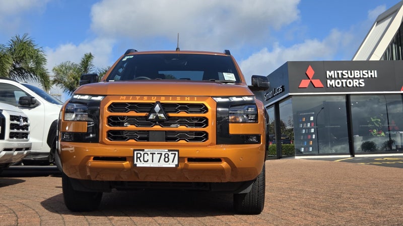 2025 Mitsubishi Triton VRX 2.4L TTD 2wd Auto image 2