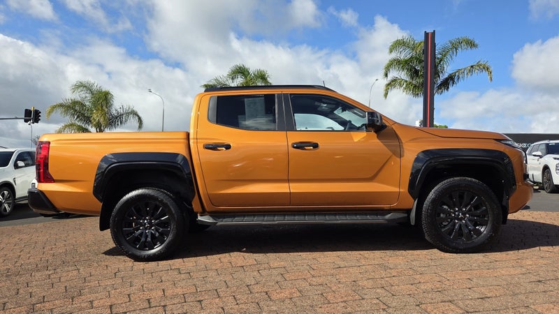 2025 Mitsubishi Triton VRX 2.4L TTD 2wd Auto image 5