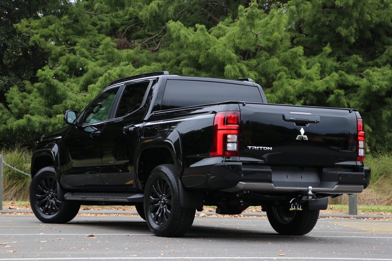 2025 Mitsubishi Triton VRX 2WD image 2