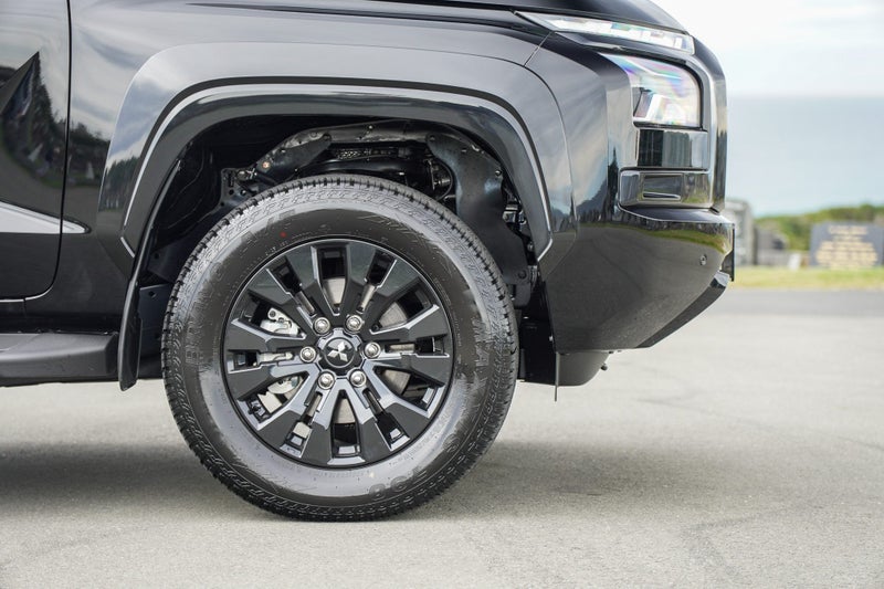 2025 Mitsubishi Triton VRX 2WD 6-sp auto image 5