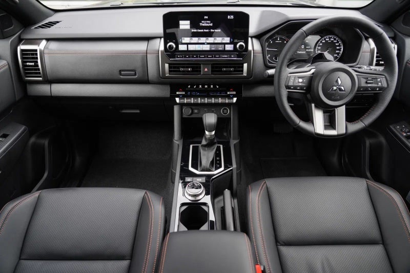 2025 Mitsubishi Triton VRX 2WD 6-sp auto image 2