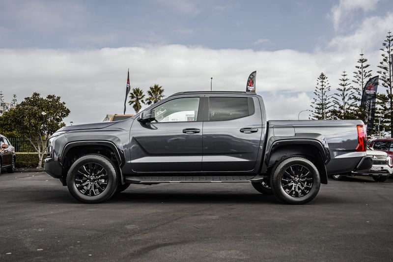 2025 Mitsubishi Triton VRX 2WD DC WS image 4