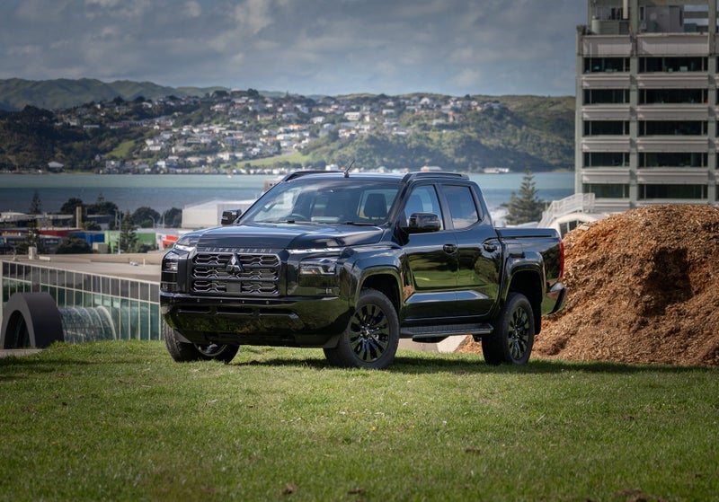 2025 Mitsubishi Triton VRX 2WD DIESEL BI-TURBO UTE image 2
