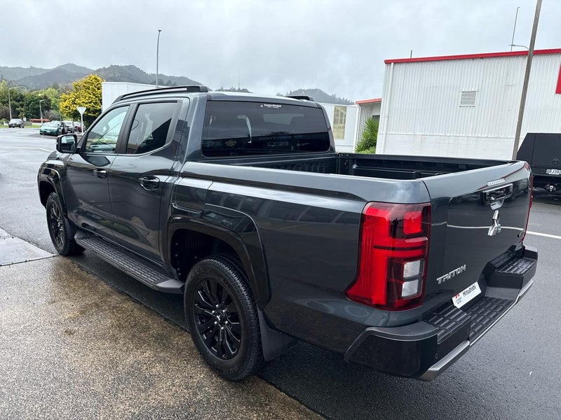 2025 Mitsubishi Triton VRX image 5