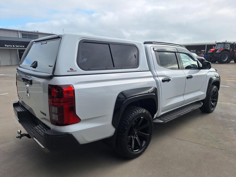 2025 Mitsubishi Triton VRX 4WD image 3