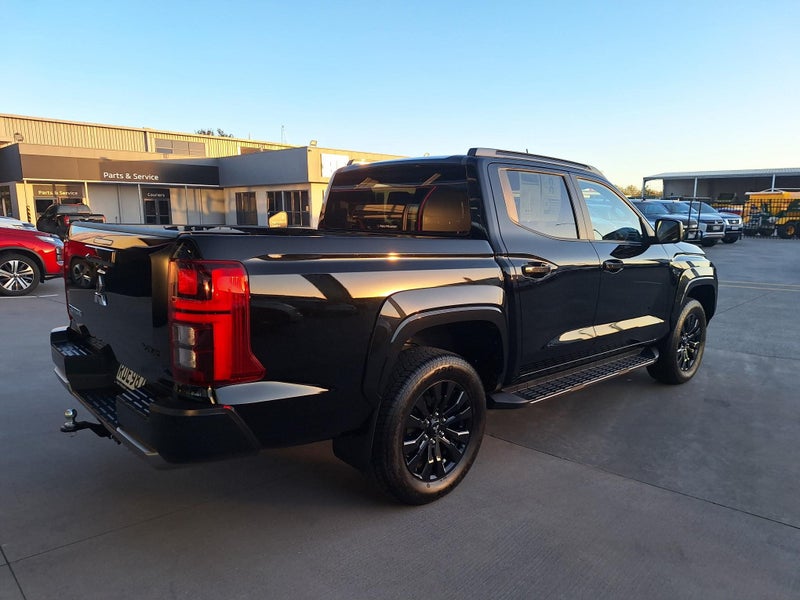 2025 Mitsubishi Triton VRX 4WD image 3